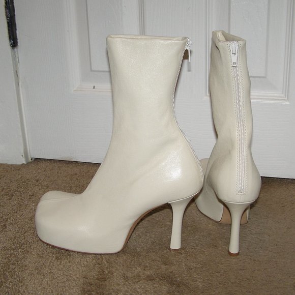 BRAND NEW! size 39/9 Bottega Veneta Ivory Leather Platform Booties - Picture 8 of 15